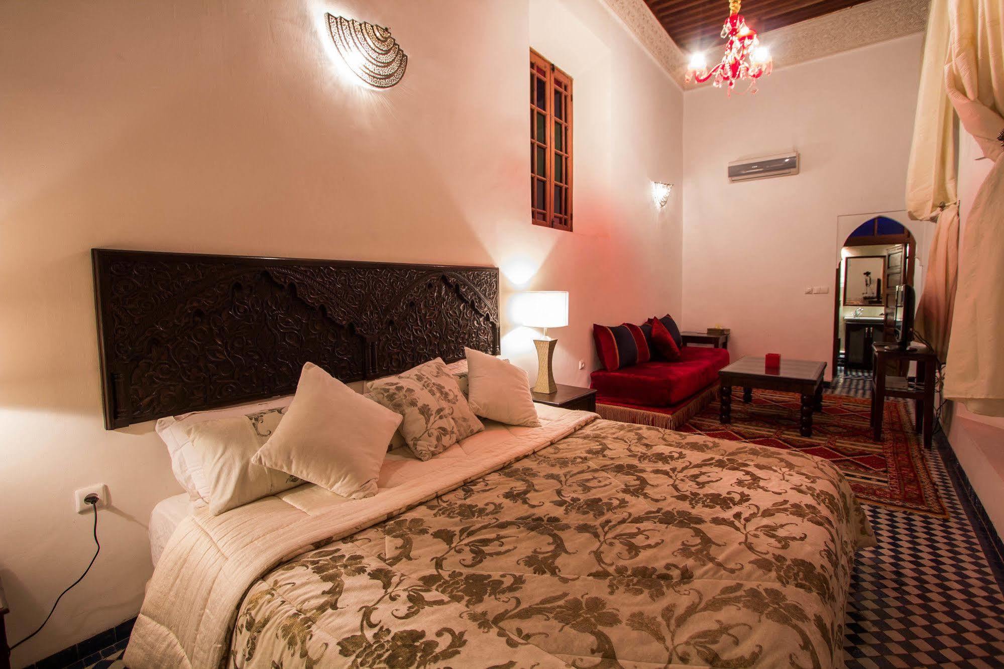 Riad Noujoum Medina Fes Exterior photo