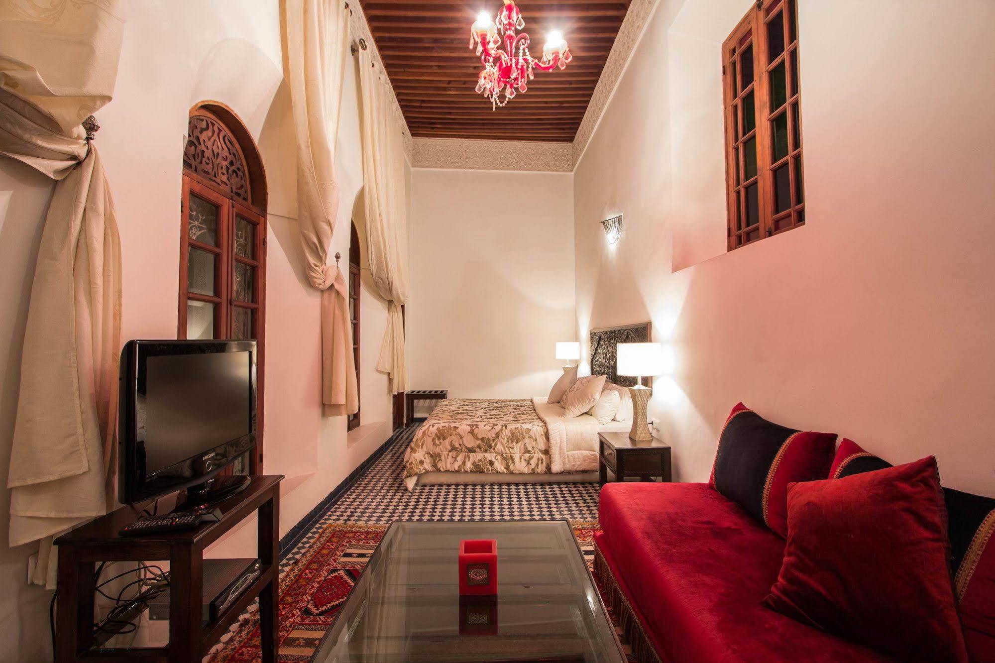 Riad Noujoum Medina Fes Exterior photo